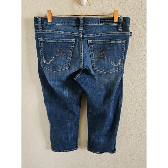 Rock & Republic Roskilde Size 12 Stretch Denim Capri Medium Wash Rhinestone Logo - Picture 2 of 7
